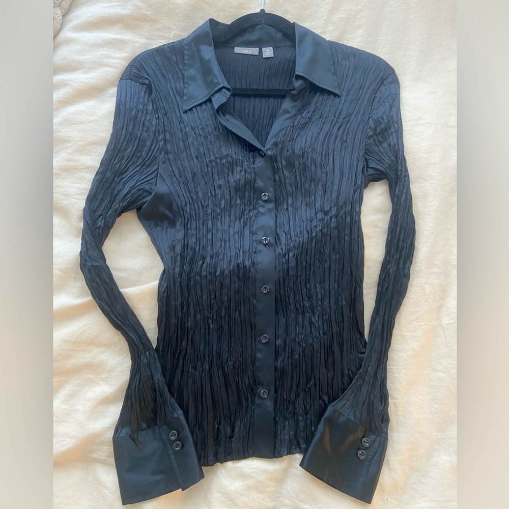 silky scrunchy button down top